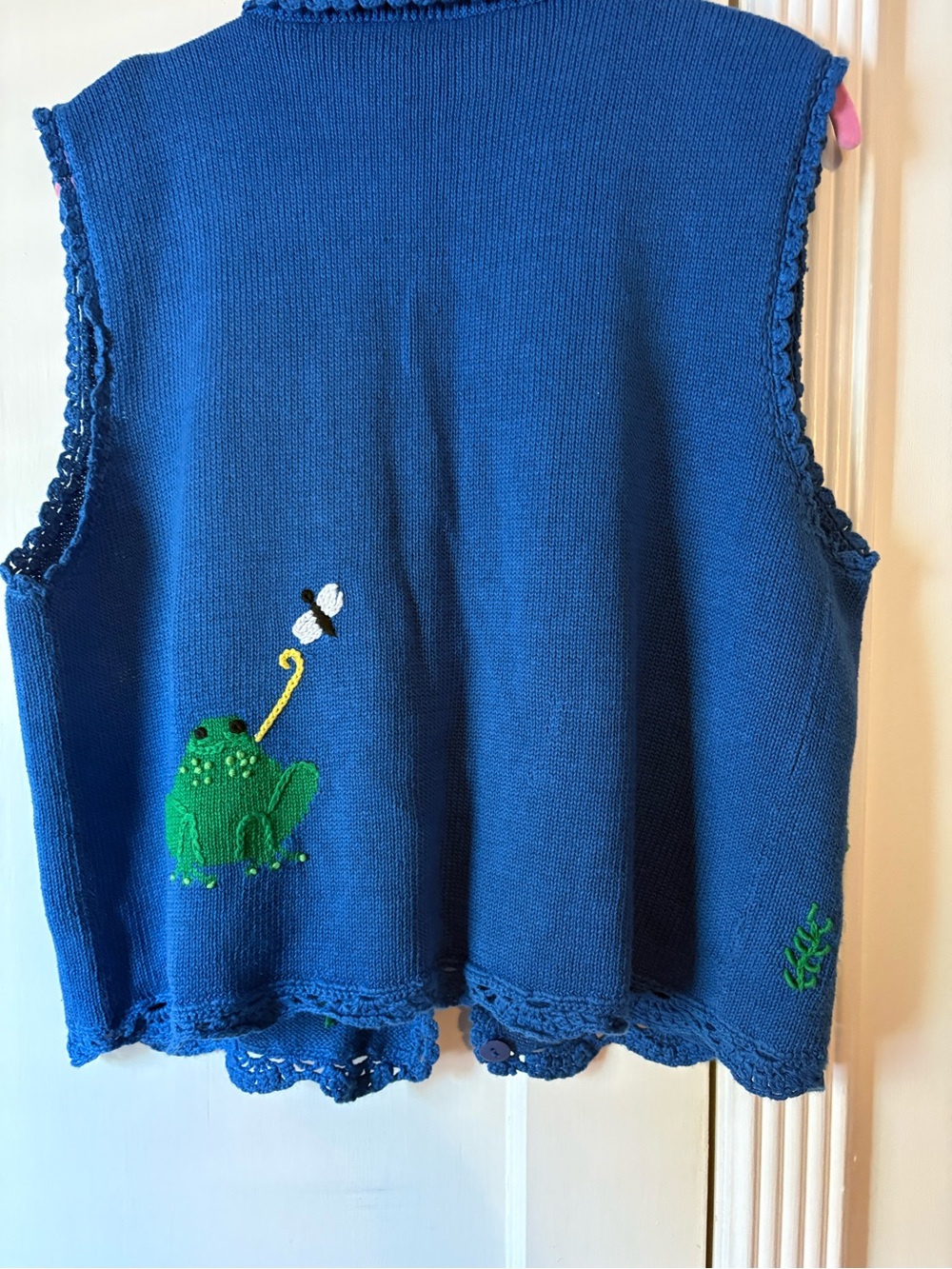 AUTHENTIC VINTAGE GRANDMA Blue Knit Vest w/Green Frog & Yellow Flower Embroidery - Picture 2 of 4